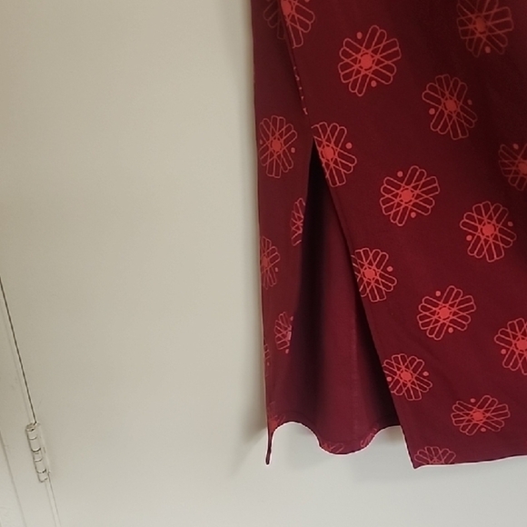 Red Sleeveless Sheath Dress with Mock Neck for Cocktail - Picture 4 of 5